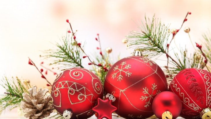 Matte Red Christmas Ball Ornaments Wallpaper