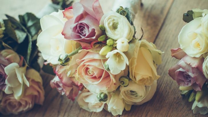 Roses Bouquet Composition Wallpaper